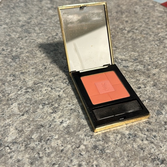 NEVER BEEN USED 🎉 Yves Saint-Laurent Heart Of Light Powder Blush - Picture 2 of 4